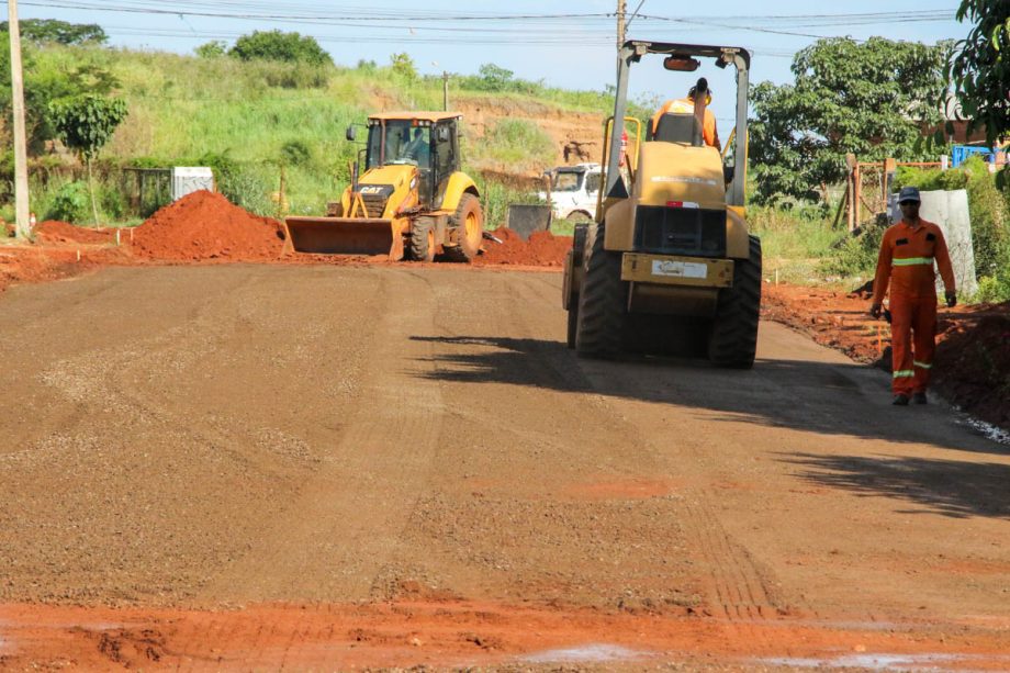 Vila Alegre recebe terceira etapa de pavimentação e drenagem Vila Alegre recebe terceira etapa de pavimentação e drenagem