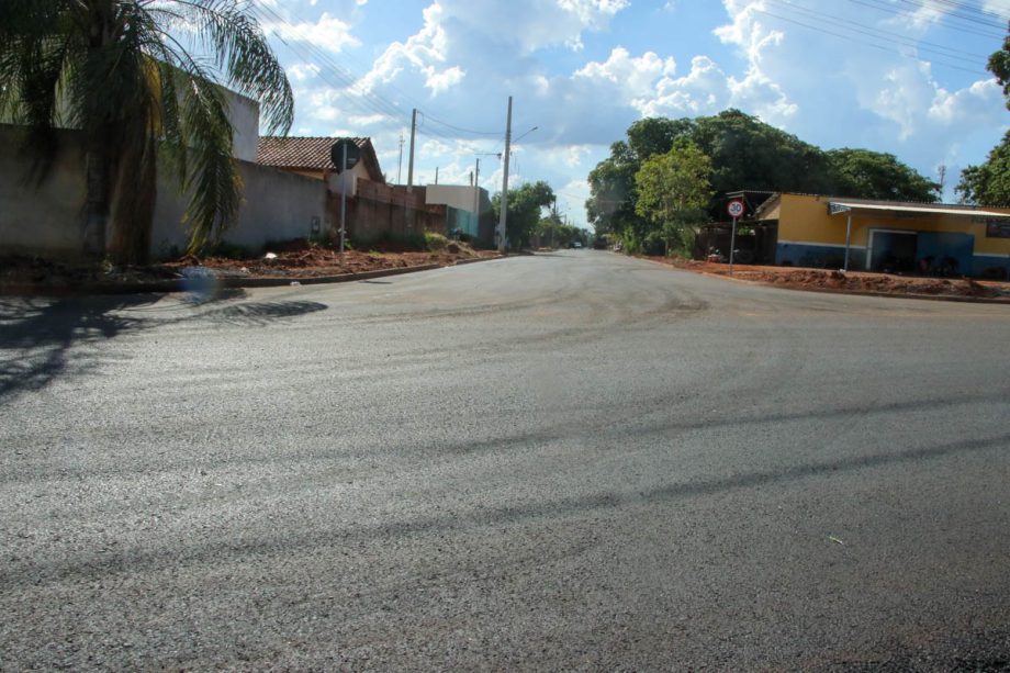 Vila Alegre recebe terceira etapa de pavimentação e drenagem Vila Alegre recebe terceira etapa de pavimentação e drenagem