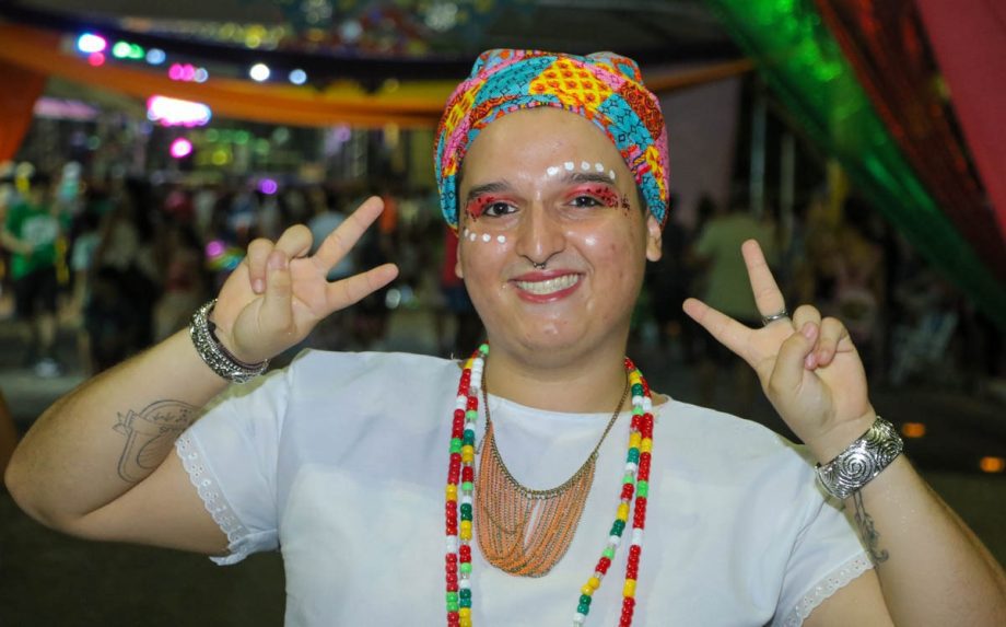 CarnaTrês 2026 encerra com festa, brilho dos blocos e avenida lotada em Três Lagoas CarnaTrês 2026 encerra com festa, brilho dos blocos e avenida lotada em Três Lagoas