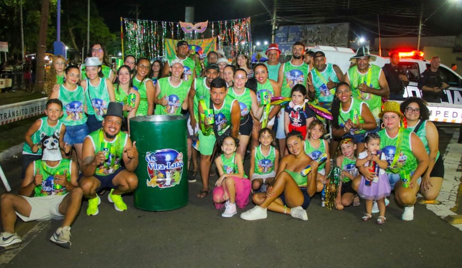CarnaTrês 2026 encerra com festa, brilho dos blocos e avenida lotada em Três Lagoas CarnaTrês 2026 encerra com festa, brilho dos blocos e avenida lotada em Três Lagoas