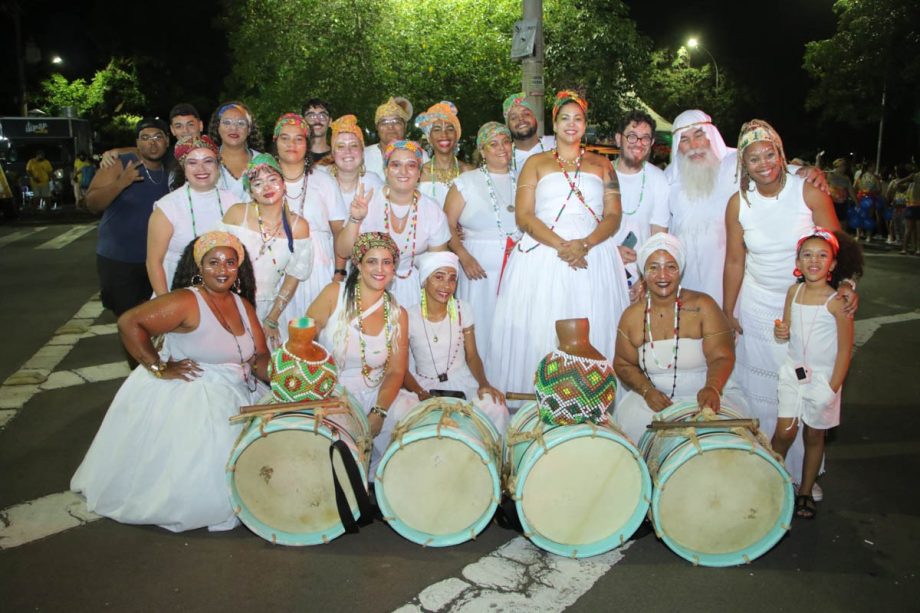 CarnaTrês 2026 encerra com festa, brilho dos blocos e avenida lotada em Três Lagoas CarnaTrês 2026 encerra com festa, brilho dos blocos e avenida lotada em Três Lagoas