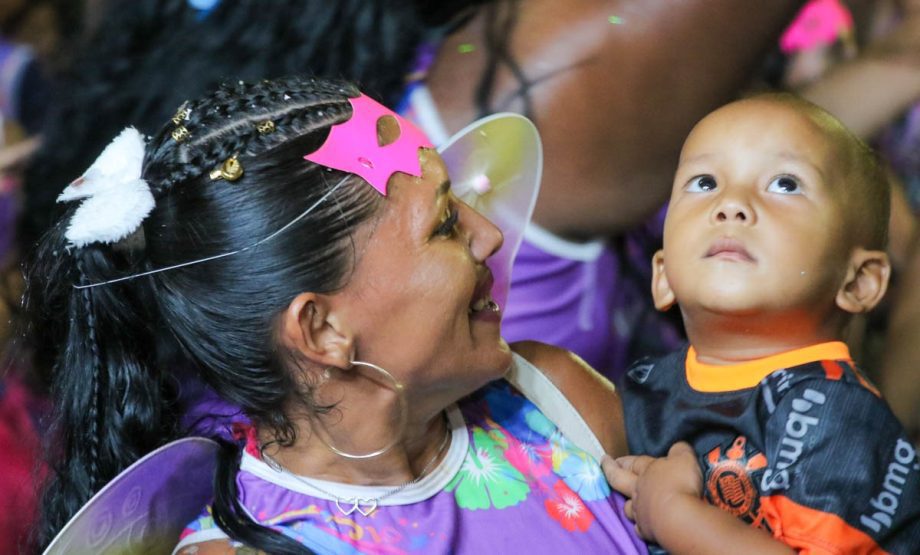 CarnaTrês 2026 encerra com festa, brilho dos blocos e avenida lotada em Três Lagoas CarnaTrês 2026 encerra com festa, brilho dos blocos e avenida lotada em Três Lagoas