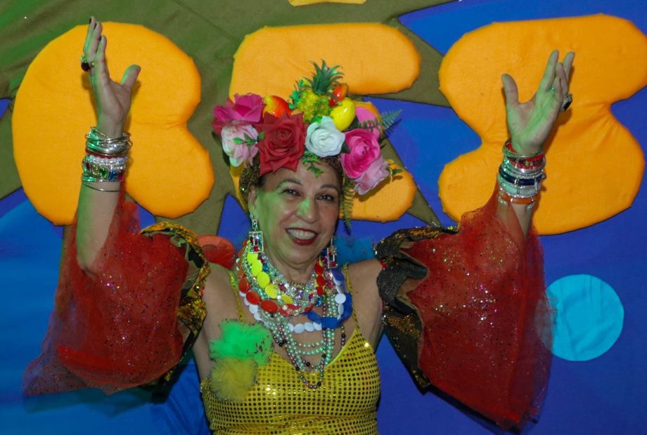 CarnaTrês 2026 encerra com festa, brilho dos blocos e avenida lotada em Três Lagoas CarnaTrês 2026 encerra com festa, brilho dos blocos e avenida lotada em Três Lagoas