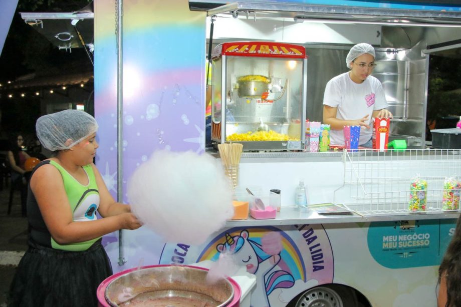 CarnaTrês 2026 encerra com festa, brilho dos blocos e avenida lotada em Três Lagoas CarnaTrês 2026 encerra com festa, brilho dos blocos e avenida lotada em Três Lagoas