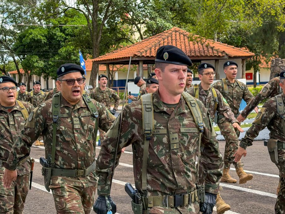 3ª Bateria de Artilharia Antiaérea realiza cerimônia de aniversário pelos seus 48 anos