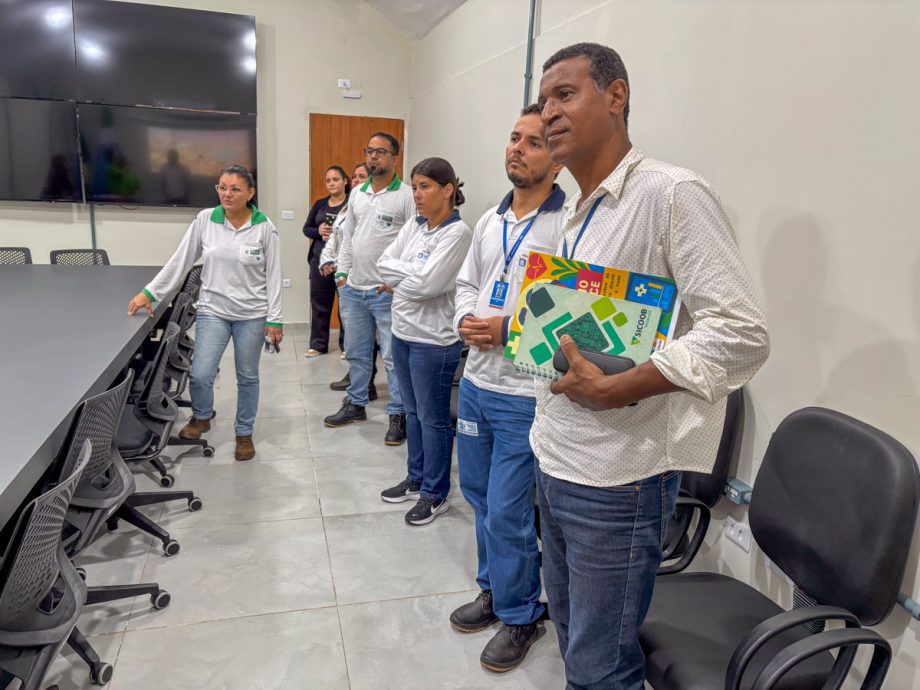 Prefeito se reúne com representantes de ACS's e ACE's pela valorização da categoria Prefeito se reúne com representantes de ACS's e ACE's pela valorização da categoria