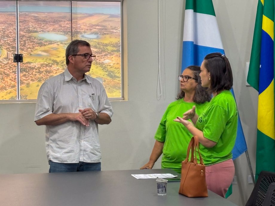 Prefeito se reúne com representantes de ACS's e ACE's pela valorização da categoria Prefeito se reúne com representantes de ACS's e ACE's pela valorização da categoria