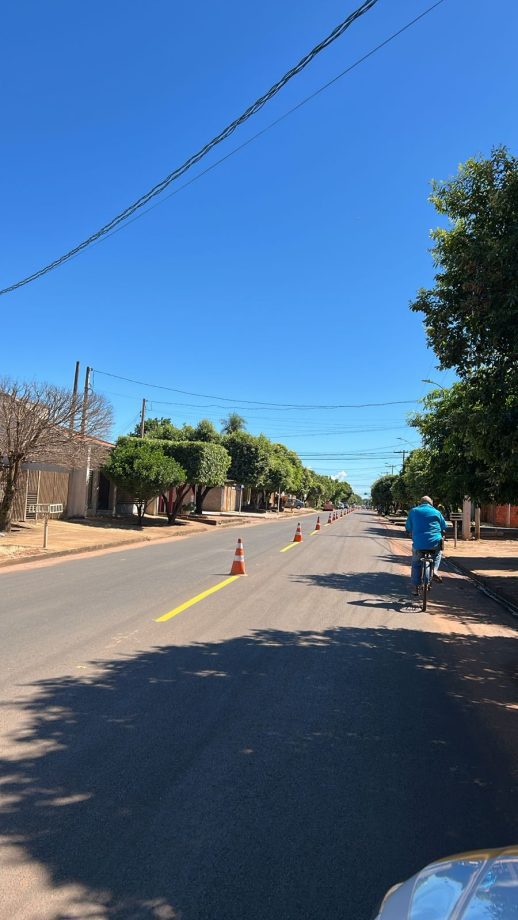 Após recapeamento, DEPTRAN realiza pintura de sinalização viária na Avenida Rafael de Haro