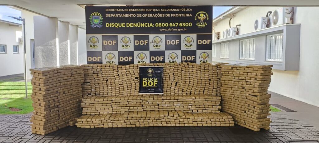 Com apoio de helicóptero, DOF apreende quase duas toneladas de maconha em caminhonete furtada