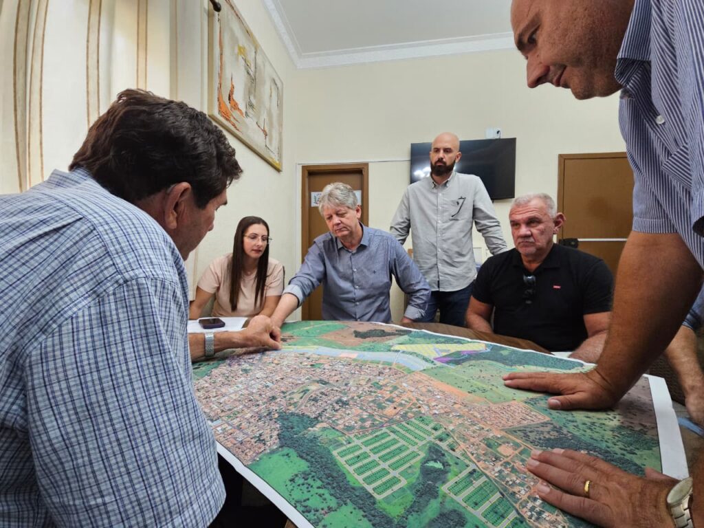 Em dia de agenda intensa, secretário da Semadesc vistoria obras relacionadas à Arauco em Inocência Em dia de agenda intensa, secretário da Semadesc vistoria obras relacionadas à Arauco em Inocência