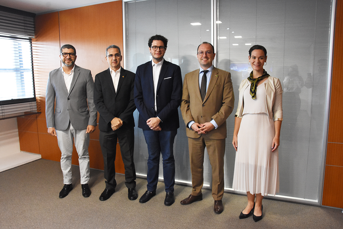 Fiems apresenta a embaixador da Hungria potencialidades do setor industrial de MS