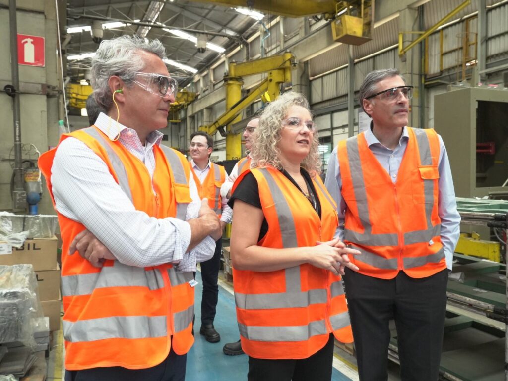 Arauco recebe 5 locomotivas e avança em logística que contará com 26 locomotivas e 721 vagões