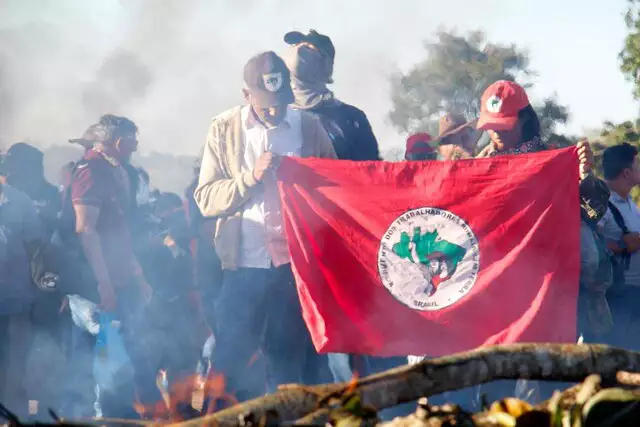 Sem-terra pedem presidente nacional do Incra para liberar BR-163 Sem-terra pedem presidente nacional do Incra para liberar BR-163