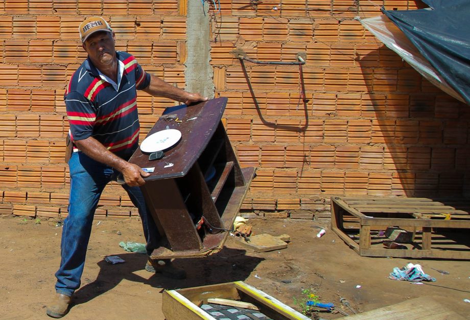 Prefeitura realiza ação integrada para reestruturação e limpeza de terrenos na região do Centro POP