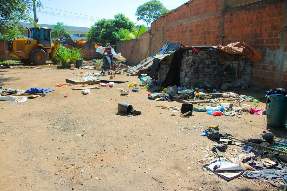 Prefeitura realiza ação integrada para reestruturação e limpeza de terrenos na região do Centro POP