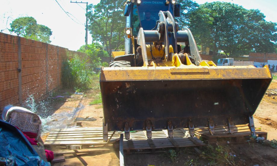Prefeitura realiza ação integrada para reestruturação e limpeza de terrenos na região do Centro POP