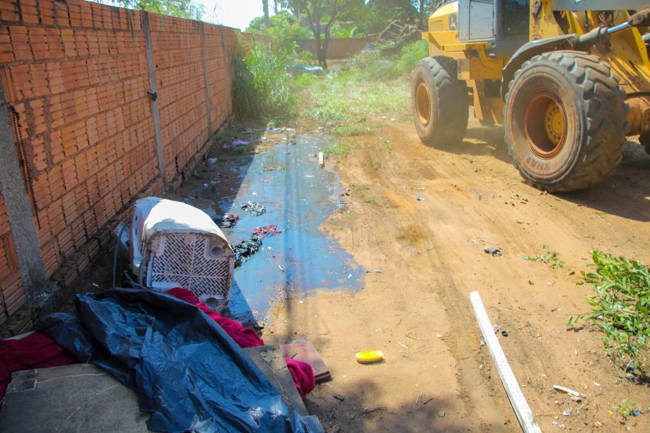 Prefeitura realiza ação integrada para reestruturação e limpeza de terrenos na região do Centro POP