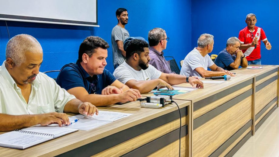 Sejuvel reúne professores de escolinhas base de futebol e avança na organização do calendário 2026