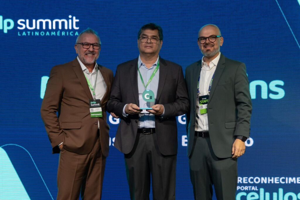 Executivos de MS ganham destaque e são homenageados no Pulp Summit Latinoamérica 2026 Executivos de MS ganham destaque e são homenageados no Pulp Summit Latinoamérica 2026