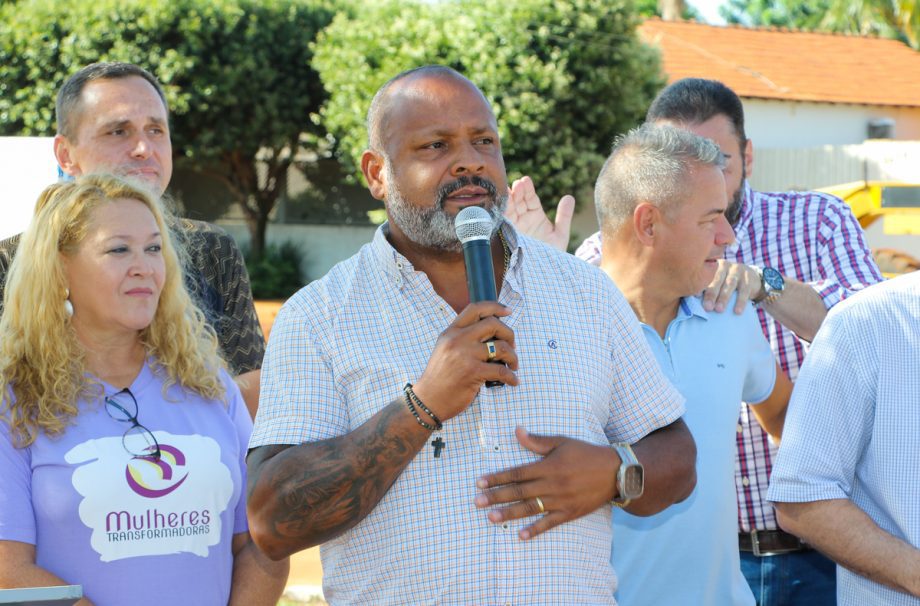 Prefeitura emite ordem de serviço para pavimentação e drenagem no Jardim Novo Ipanema