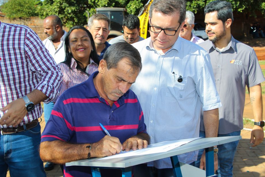 Prefeitura emite ordem de serviço para pavimentação e drenagem no Jardim Novo Ipanema