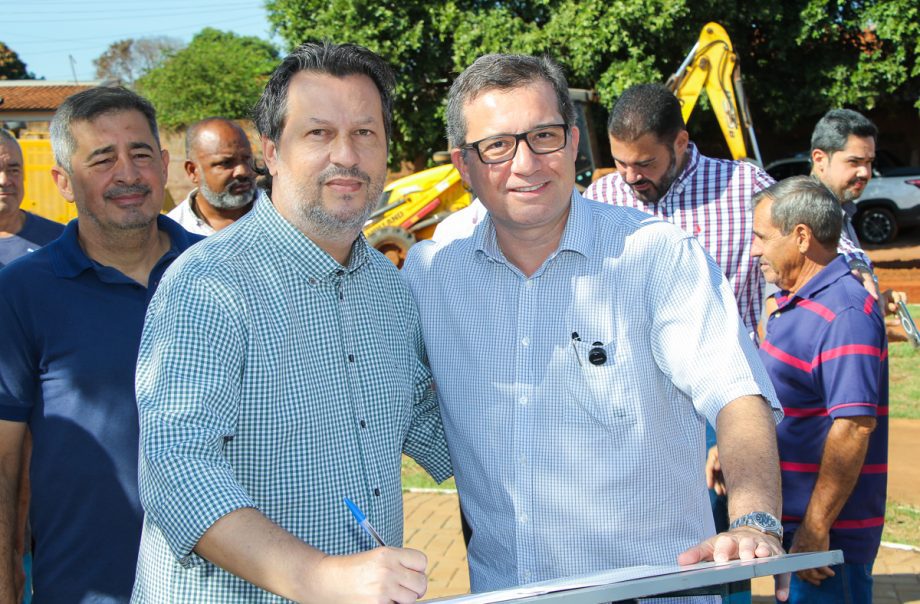 Prefeitura emite ordem de serviço para pavimentação e drenagem no Jardim Novo Ipanema