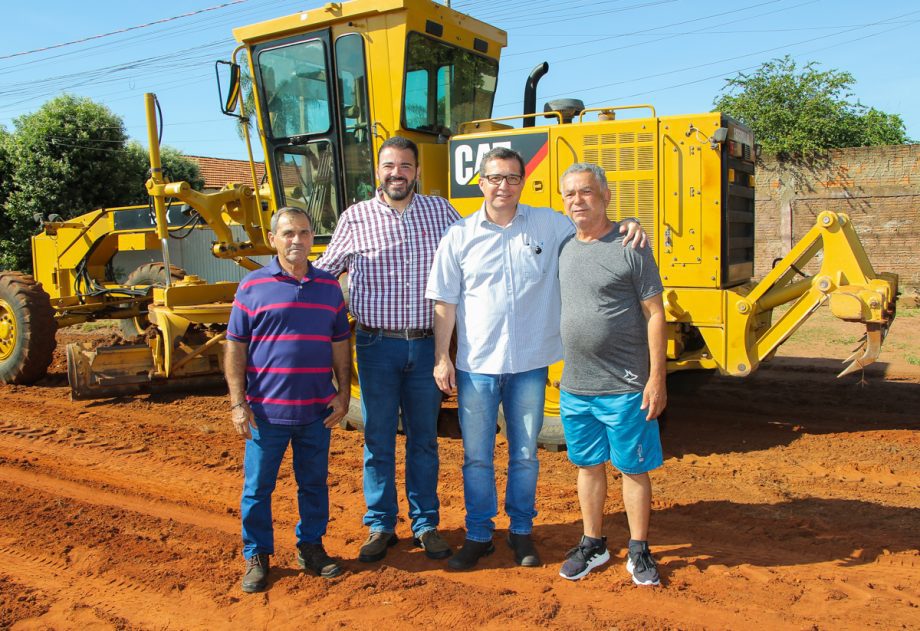 Prefeitura emite ordem de serviço para pavimentação e drenagem no Jardim Novo Ipanema