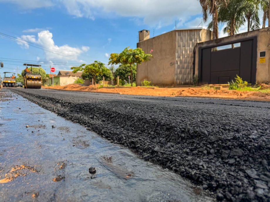 Jardim Flamboyant continua com obras de pavimentação e drenagem Jardim Flamboyant continua com obras de pavimentação e drenagem