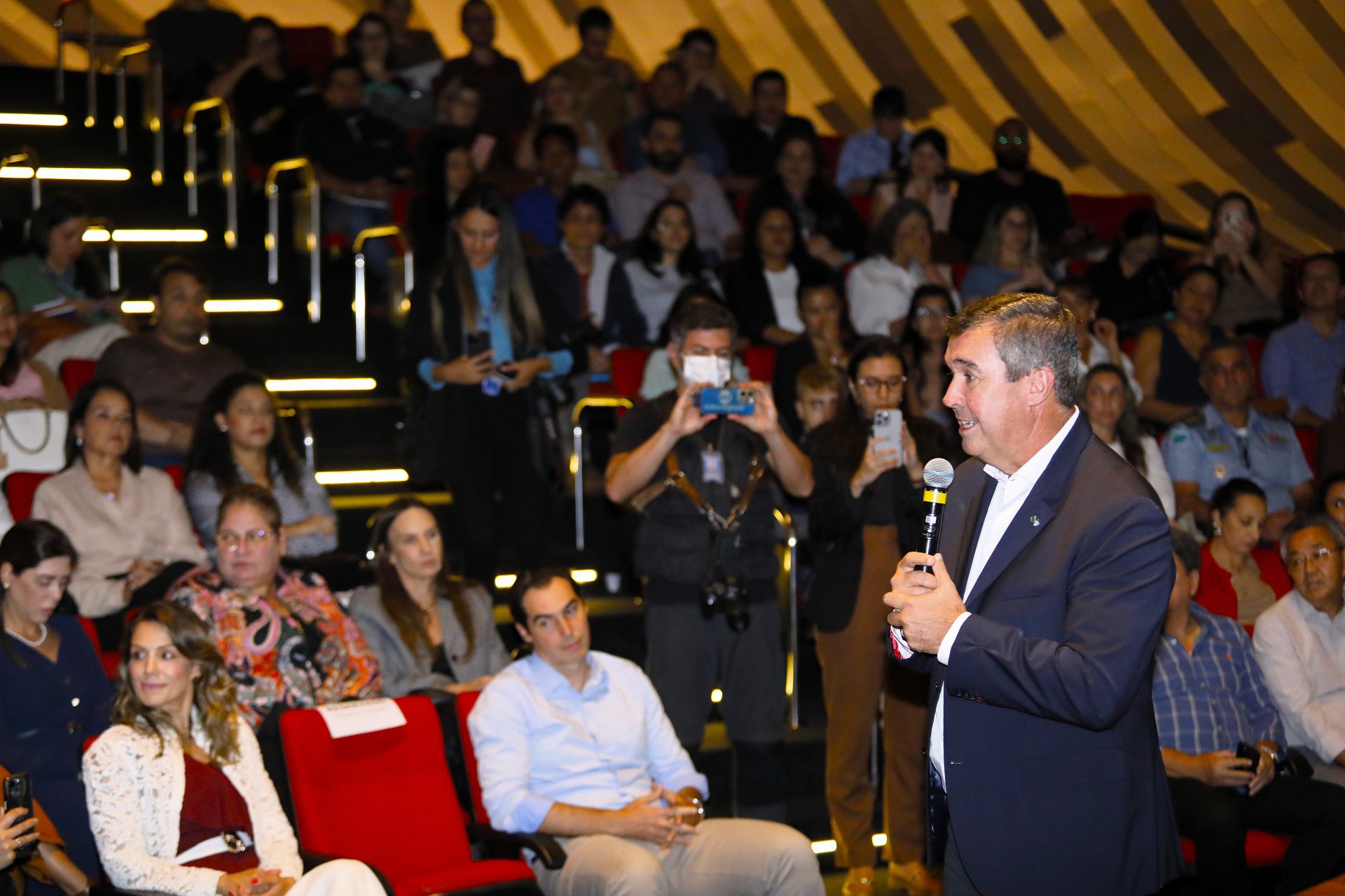 Transparência e inclusão: Governo de MS assina decreto para tornar linguagem pública mais clara ao cidadão