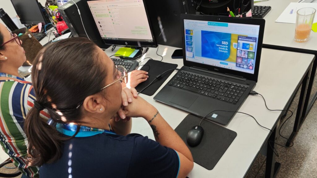 Professores participam de encontro formativo da Educação Especial na Rede Estadual