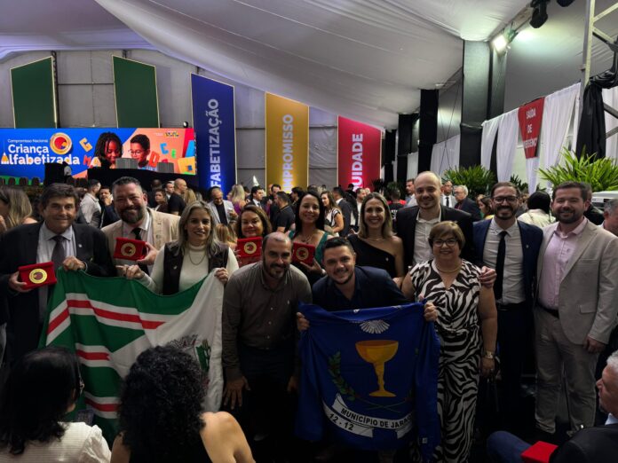 Selo-Ouro-Nacional-do-Compromisso-com-a-Alfabetizacao-1-2048x1536