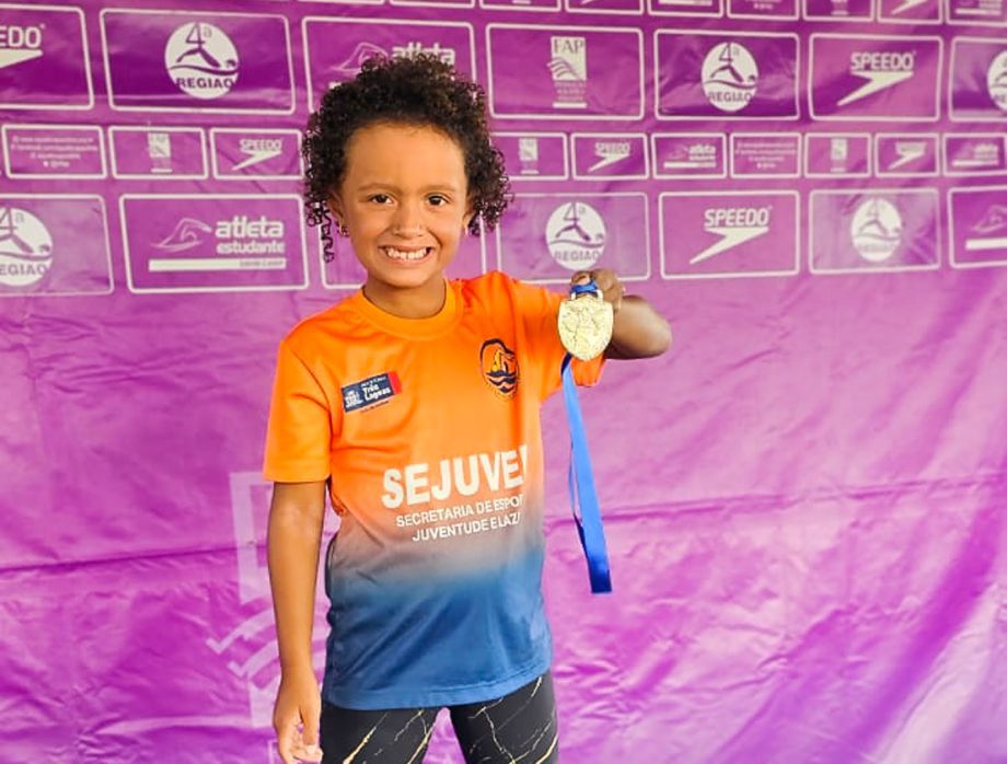 Equipe de Natação da SEJUVEL brilha em Torneio na cidade de Votuporanga e garante medalhas