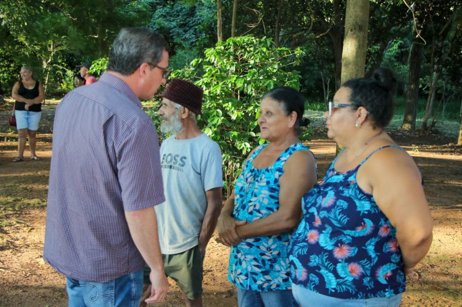 Prefeitura Municipal realiza solenidade para entrega de Termos de Cessão aos moradores do Cinturão Verde Prefeitura Municipal realiza solenidade para entrega de Termos de Cessão aos moradores do Cinturão Verde