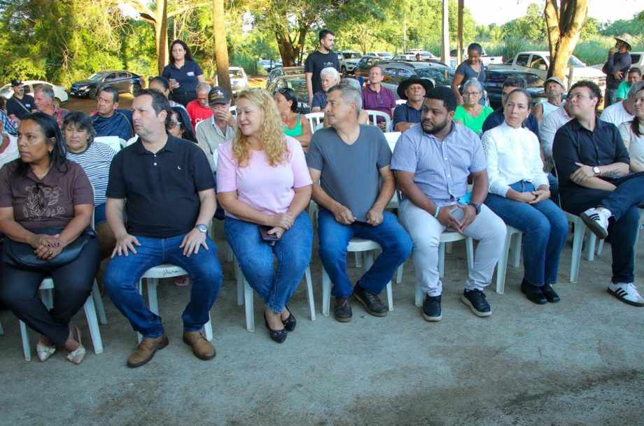 Prefeitura Municipal realiza solenidade para entrega de Termos de Cessão aos moradores do Cinturão Verde Prefeitura Municipal realiza solenidade para entrega de Termos de Cessão aos moradores do Cinturão Verde
