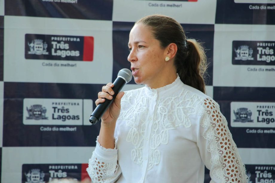 Prefeitura Municipal realiza solenidade para entrega de Termos de Cessão aos moradores do Cinturão Verde Prefeitura Municipal realiza solenidade para entrega de Termos de Cessão aos moradores do Cinturão Verde