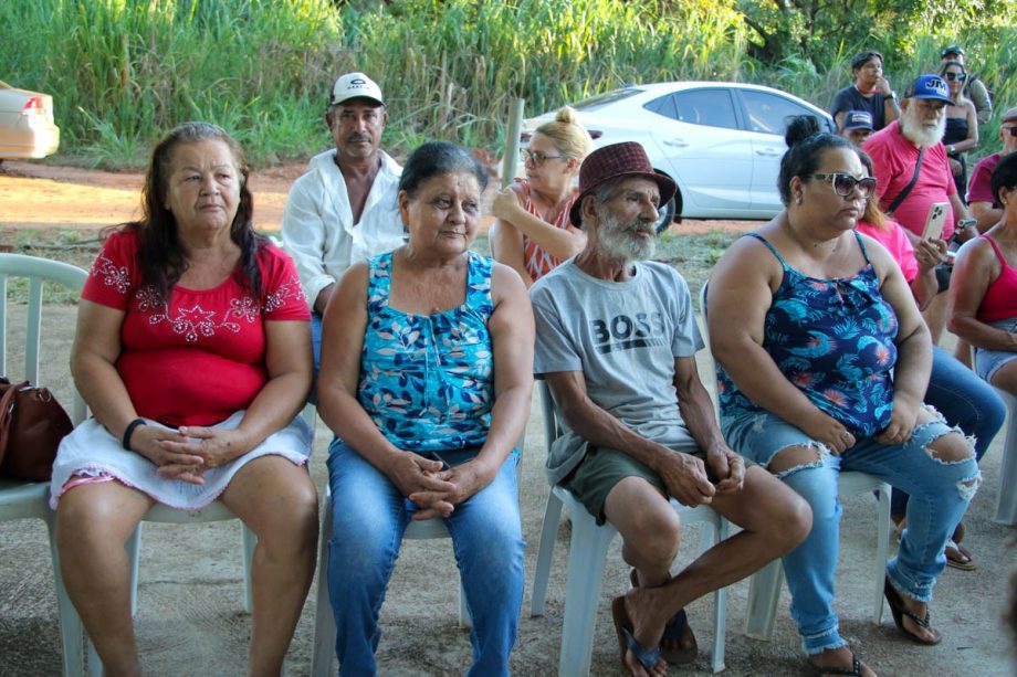 Prefeitura Municipal realiza solenidade para entrega de Termos de Cessão aos moradores do Cinturão Verde Prefeitura Municipal realiza solenidade para entrega de Termos de Cessão aos moradores do Cinturão Verde