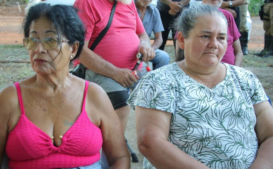 Prefeitura Municipal realiza solenidade para entrega de Termos de Cessão aos moradores do Cinturão Verde Prefeitura Municipal realiza solenidade para entrega de Termos de Cessão aos moradores do Cinturão Verde