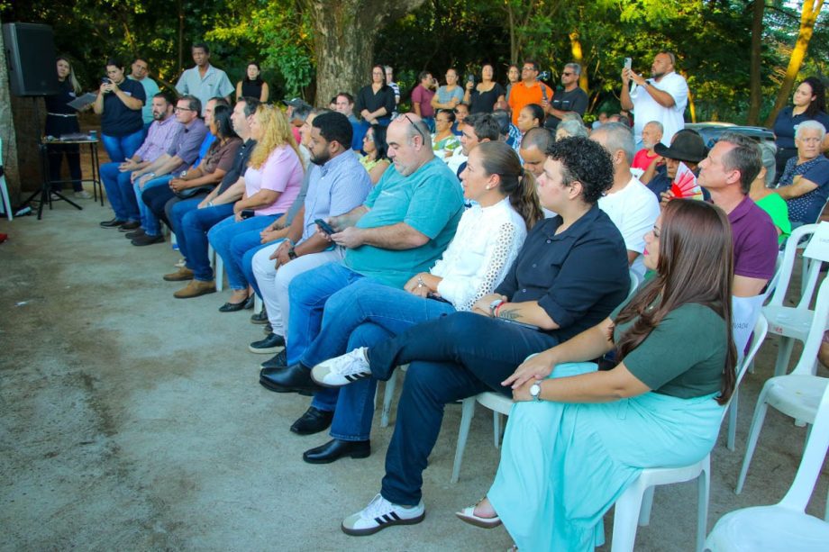 Prefeitura Municipal realiza solenidade para entrega de Termos de Cessão aos moradores do Cinturão Verde Prefeitura Municipal realiza solenidade para entrega de Termos de Cessão aos moradores do Cinturão Verde