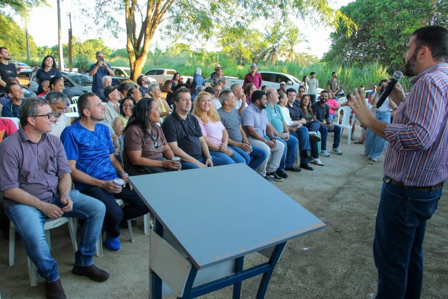 Prefeitura Municipal realiza solenidade para entrega de Termos de Cessão aos moradores do Cinturão Verde Prefeitura Municipal realiza solenidade para entrega de Termos de Cessão aos moradores do Cinturão Verde