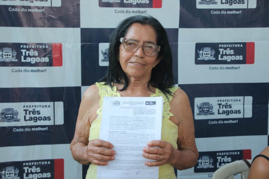 Prefeitura Municipal realiza solenidade para entrega de Termos de Cessão aos moradores do Cinturão Verde Prefeitura Municipal realiza solenidade para entrega de Termos de Cessão aos moradores do Cinturão Verde