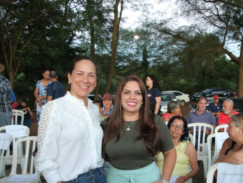 Prefeitura Municipal realiza solenidade para entrega de Termos de Cessão aos moradores do Cinturão Verde Prefeitura Municipal realiza solenidade para entrega de Termos de Cessão aos moradores do Cinturão Verde