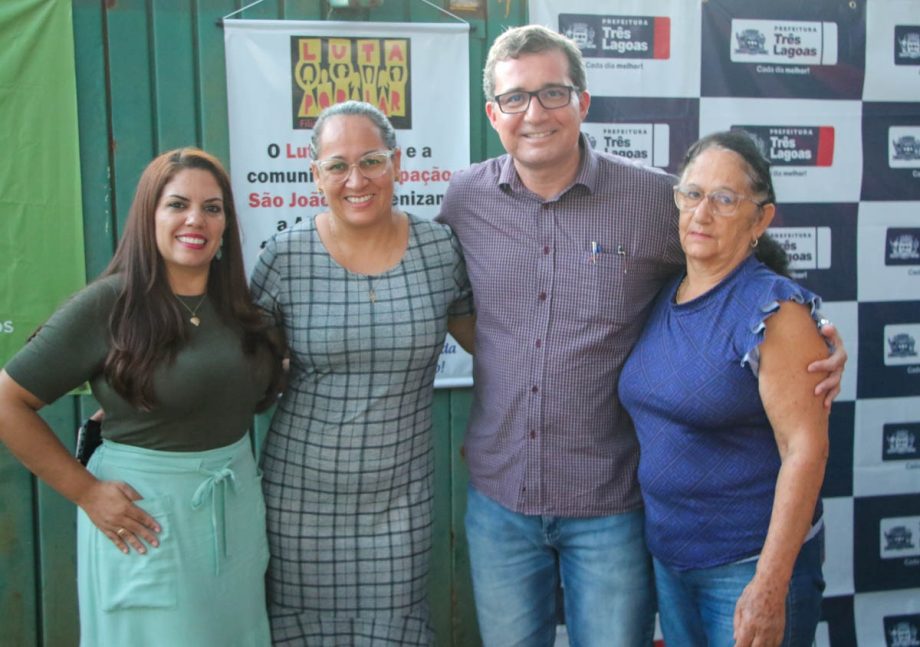 Prefeitura Municipal realiza solenidade para entrega de Termos de Cessão aos moradores do Cinturão Verde Prefeitura Municipal realiza solenidade para entrega de Termos de Cessão aos moradores do Cinturão Verde