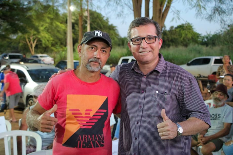 Prefeitura Municipal realiza solenidade para entrega de Termos de Cessão aos moradores do Cinturão Verde Prefeitura Municipal realiza solenidade para entrega de Termos de Cessão aos moradores do Cinturão Verde