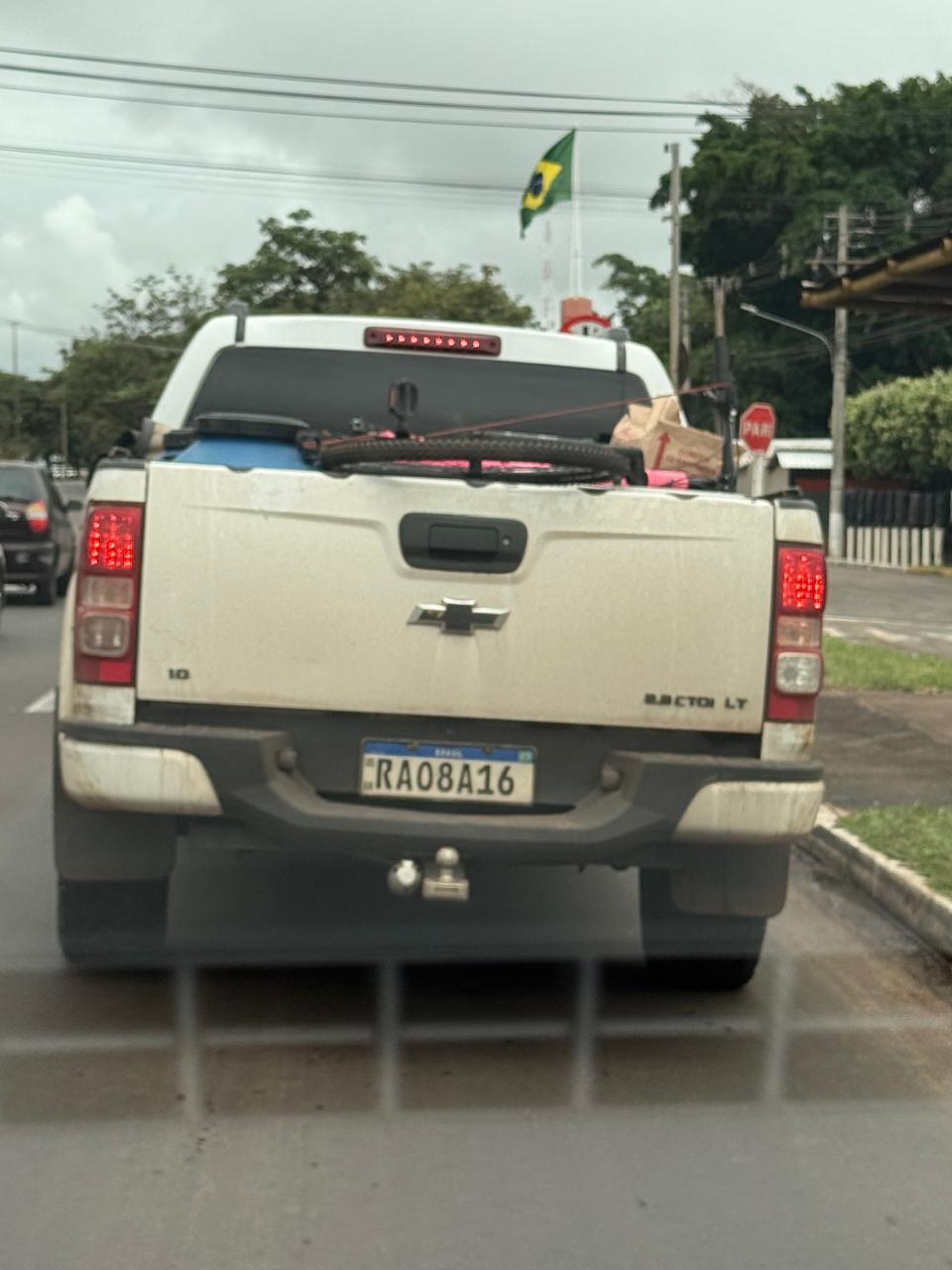 Polícia Civil, em fiscalização com o IAGRO, apreendem cercata de 250 kg de mel sem procedência e em situação irregular