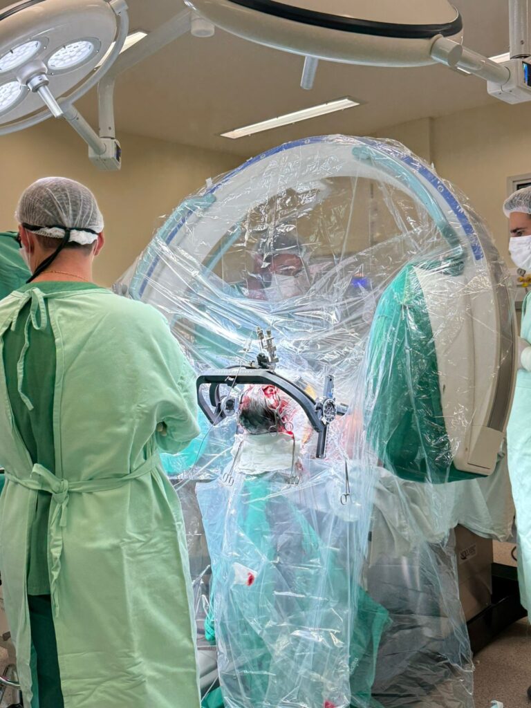 Hospital Regional da Costa Leste de Três Lagoas realiza primeira cirurgia cerebral pelo SUS para tratar Parkinson em MS