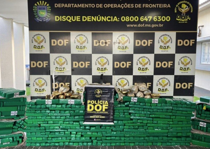 Caminhoneiro é preso com 900 quilos de drogas em meio a carga de açúcar Caminhoneiro é preso com 900 quilos de drogas em meio a carga de açúcar
