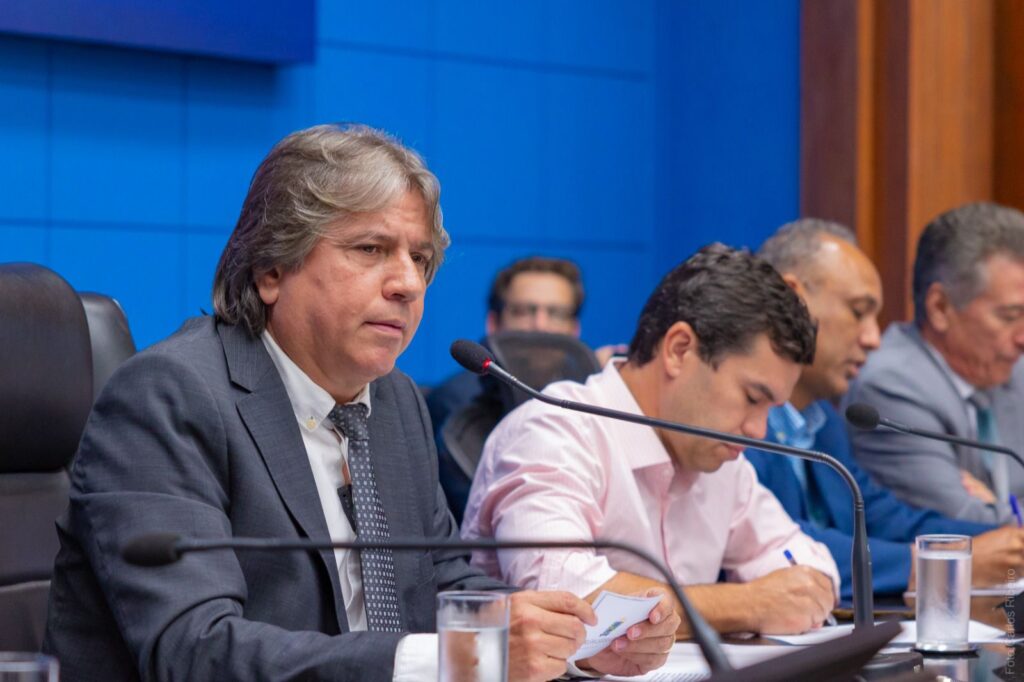 Caravina lidera audiência pública e cobra soluções para falhas no fornecimento de energia em MS Caravina lidera audiência pública e cobra soluções para falhas no fornecimento de energia em MS