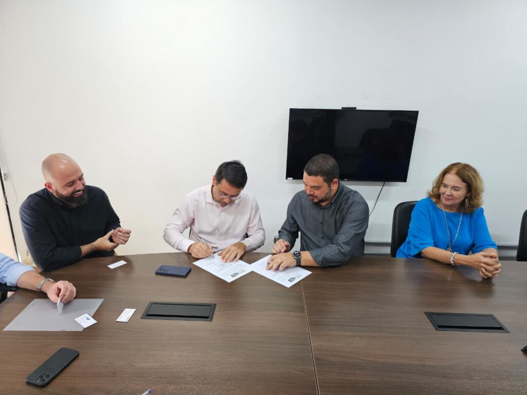 Parceria entre Semadesc, Senat e Arauco garante formação de 200 motoristas de caminhões para atuar em fábrica de celulose