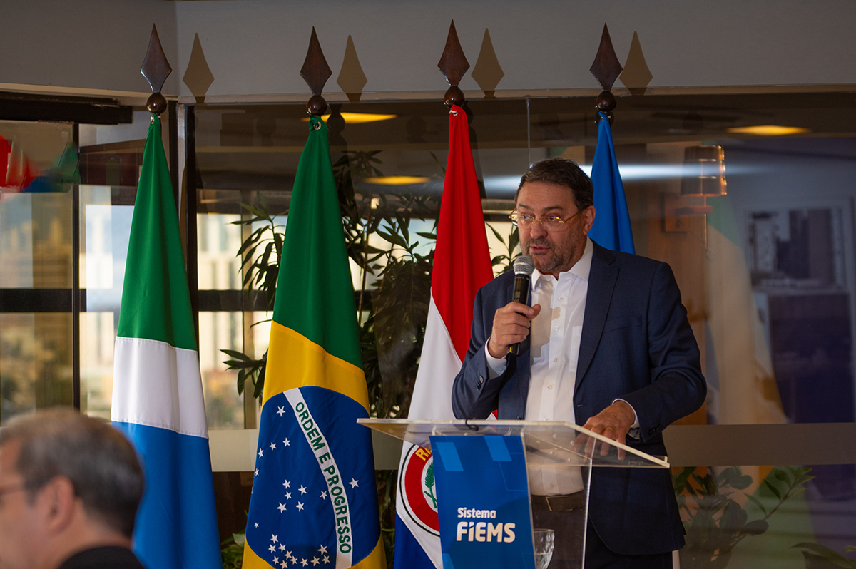 Longen recebe presidente do Paraguai para integração empresarial entre os dois países Longen recebe presidente do Paraguai para integração empresarial entre os dois países