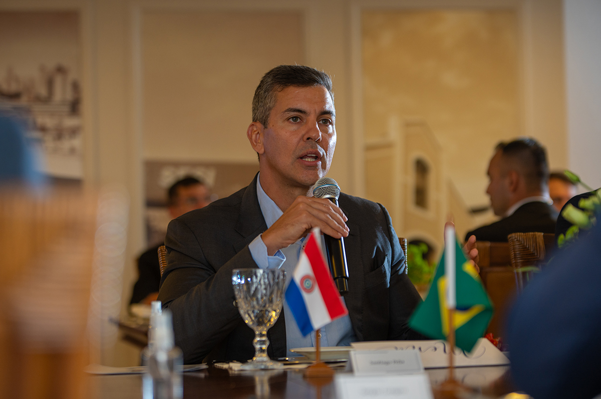 Longen recebe presidente do Paraguai para integração empresarial entre os dois países Longen recebe presidente do Paraguai para integração empresarial entre os dois países